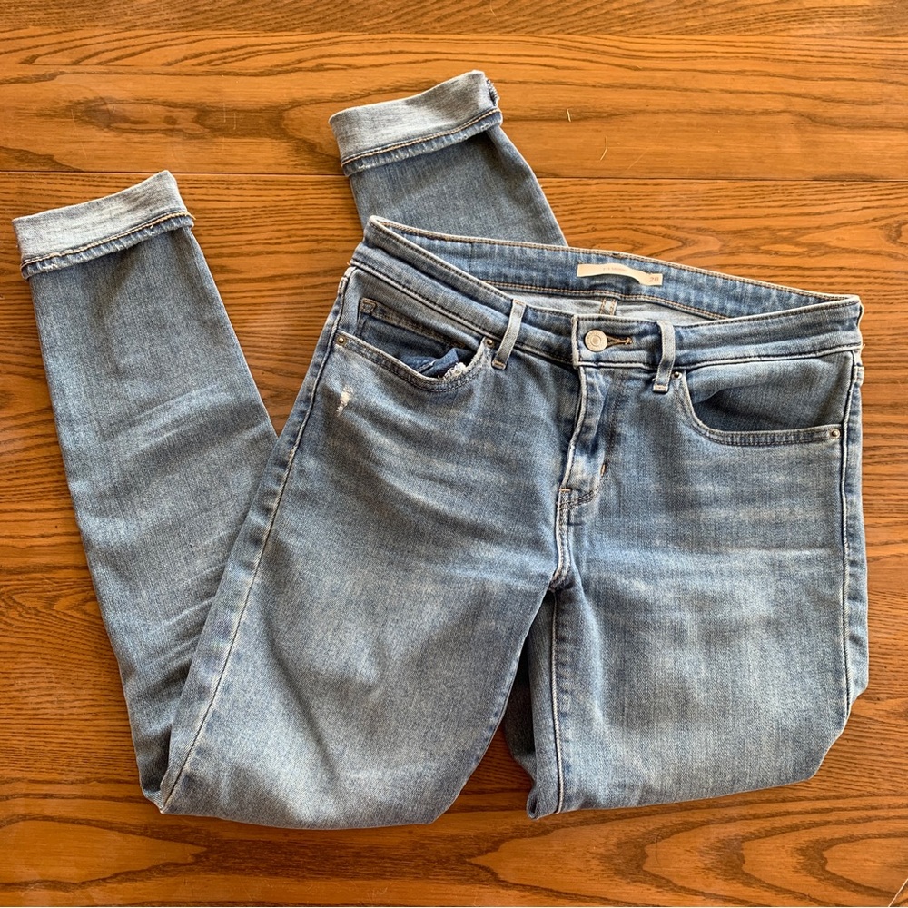 NWOT Levi’s 711 Skinny Denim